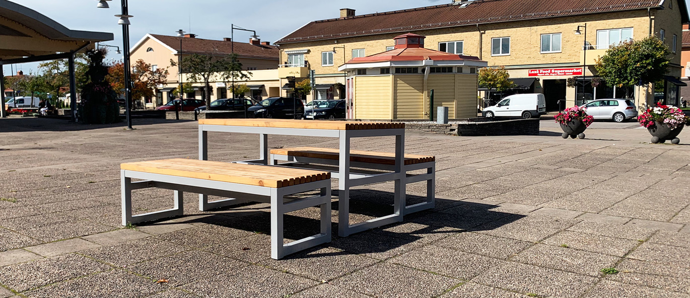 TAURUS möbelfamilj pryder Laxå torg